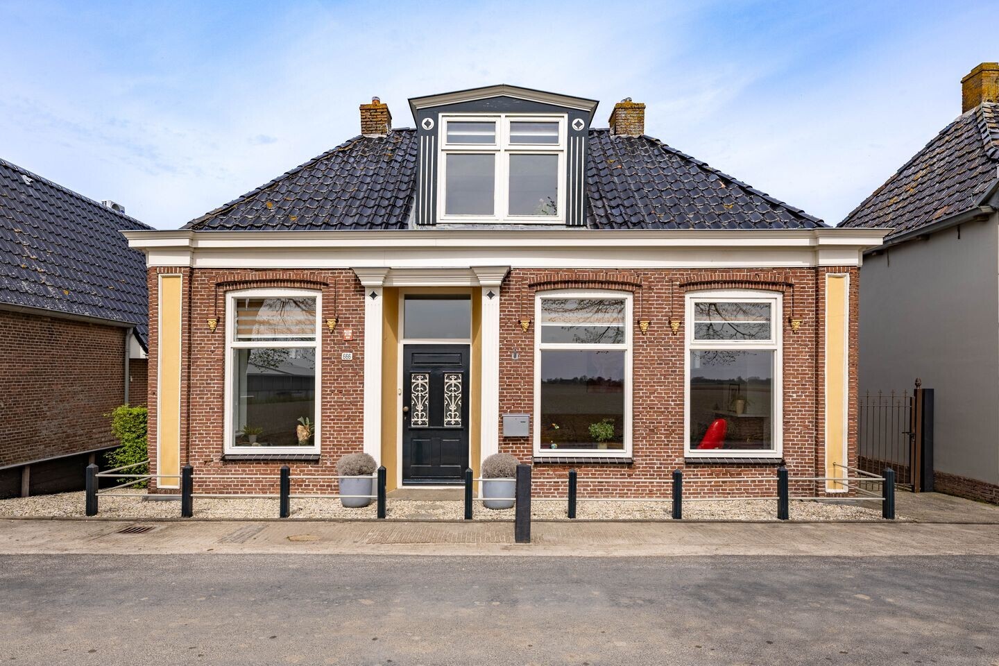Vrijstaande woning te koop: Oudebildtdijk 666, St.-Jacobiparochie