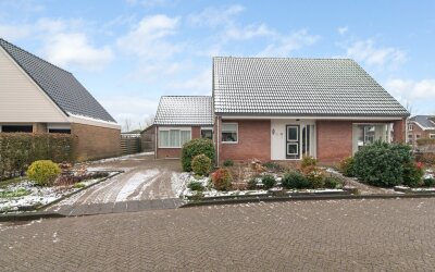 Sjouke van. 43