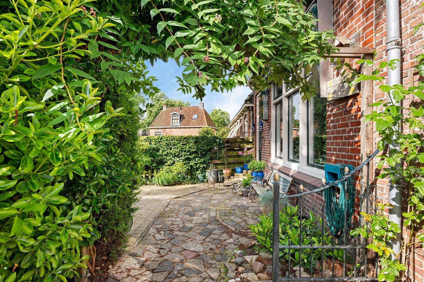 Hoekwoning te koop: Vrijgevochtenwaltje 16, Dokkum