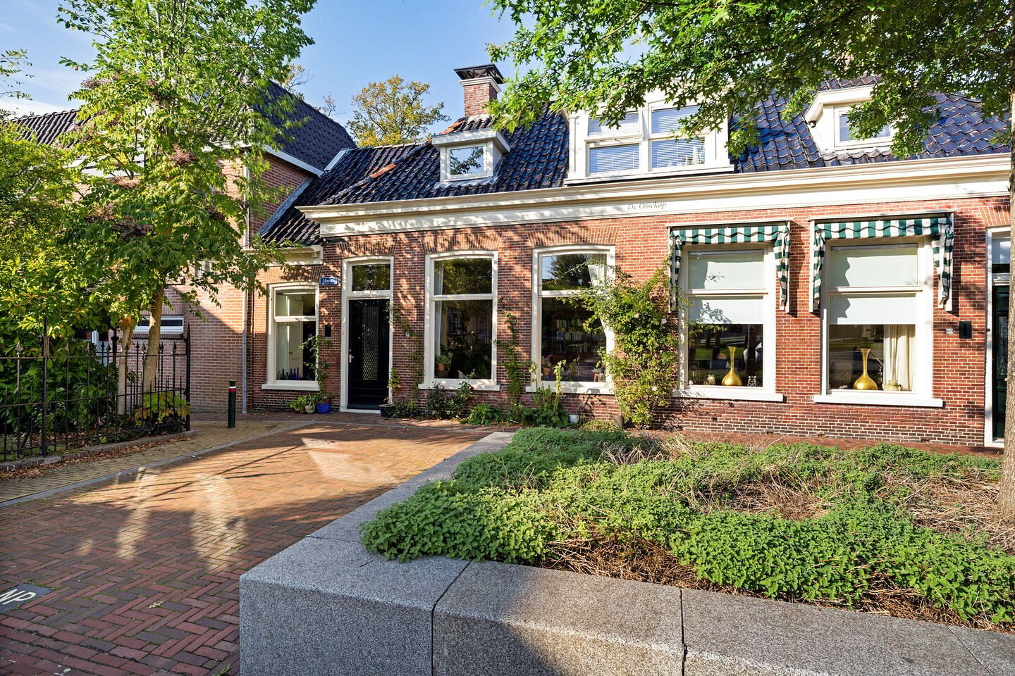 Tussenwoning te koop: Markt 22, Dokkum