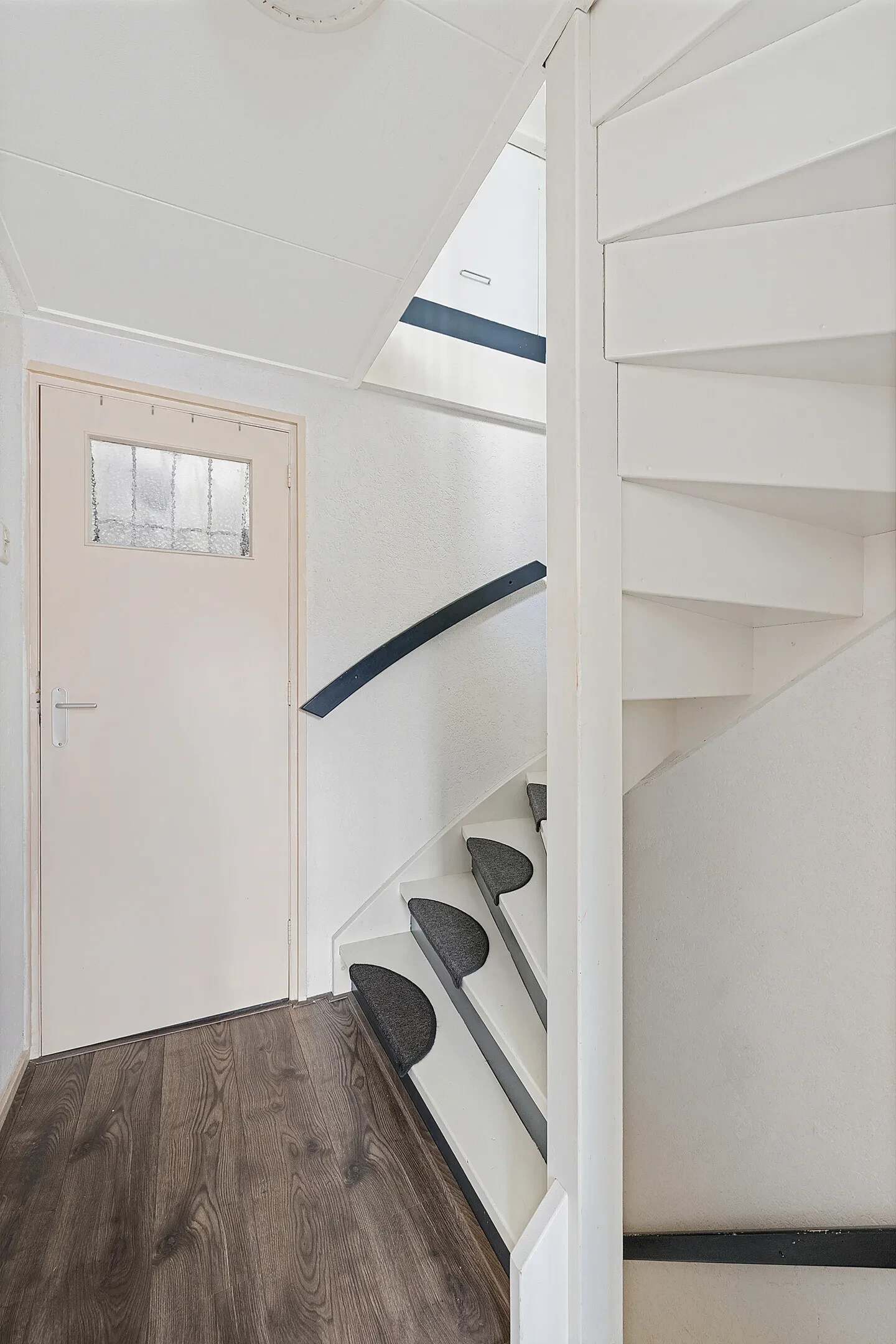 Tussenwoning te koop: De Ee 71, Drachten