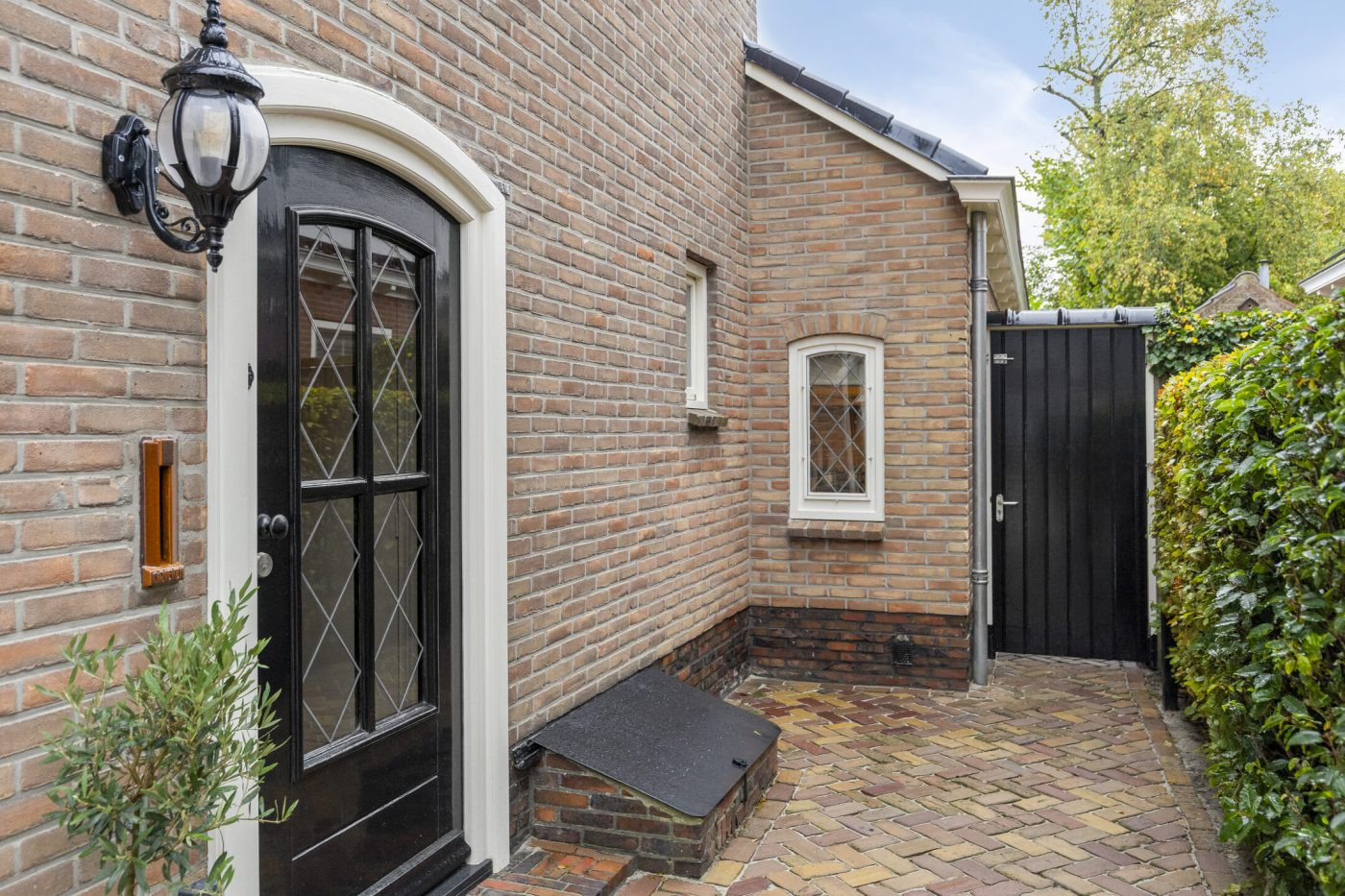 Twee-onder-één-kap te koop: H.B.S.-straat 12, Drachten