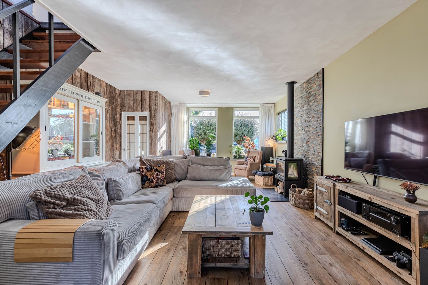 Vrijstaande woning te koop: Zuiderdwarsvaart 26, Drachten