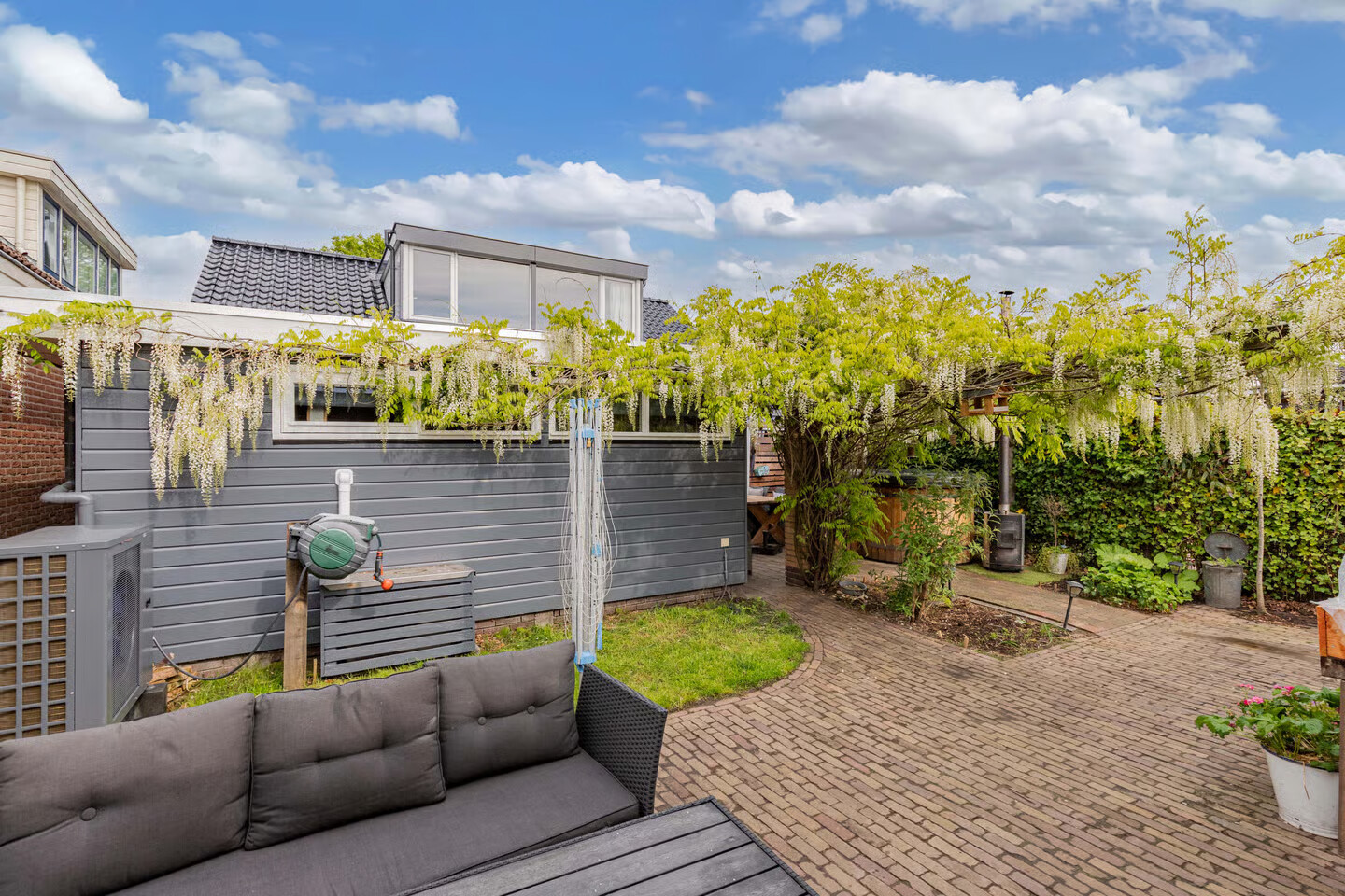 Vrijstaande woning te koop: Zuiderdwarsvaart 26, Drachten