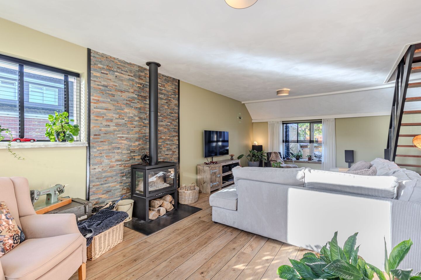 Vrijstaande woning te koop: Zuiderdwarsvaart 26, Drachten