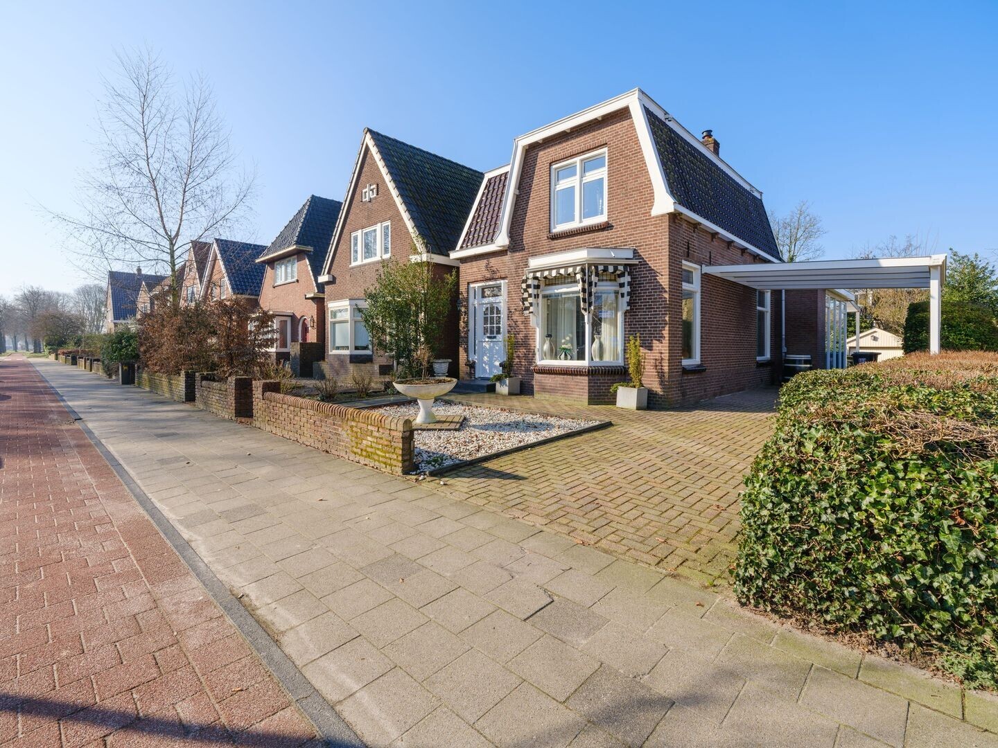 Vrijstaande woning te koop: Burgemeester Wuiteweg 102, Drachten