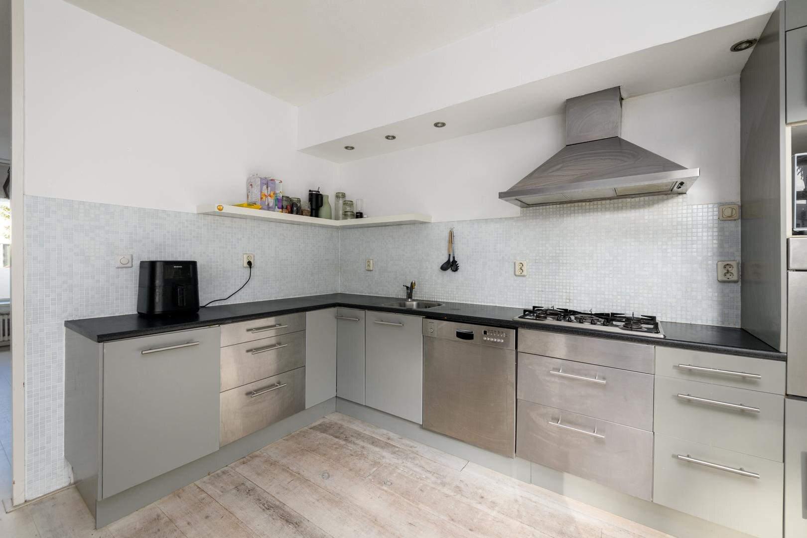 Tussenwoning te koop: Hunze 226, Drachten