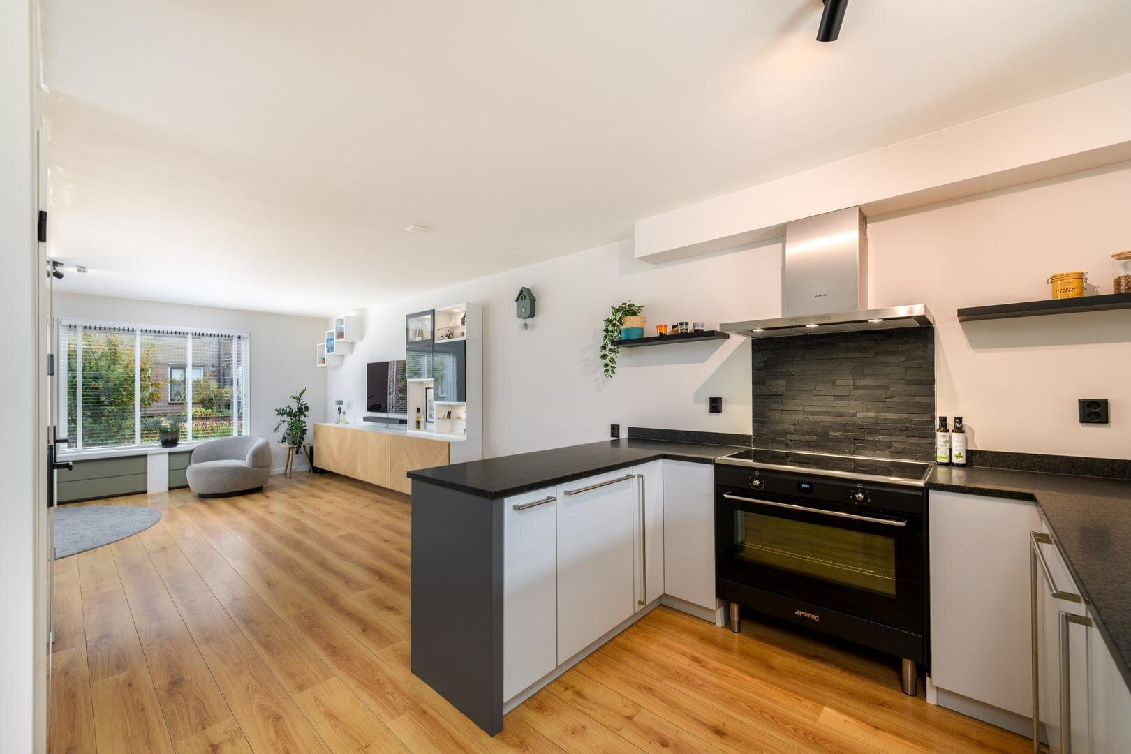 Tussenwoning te koop: Dorsvloer 174, Drachten