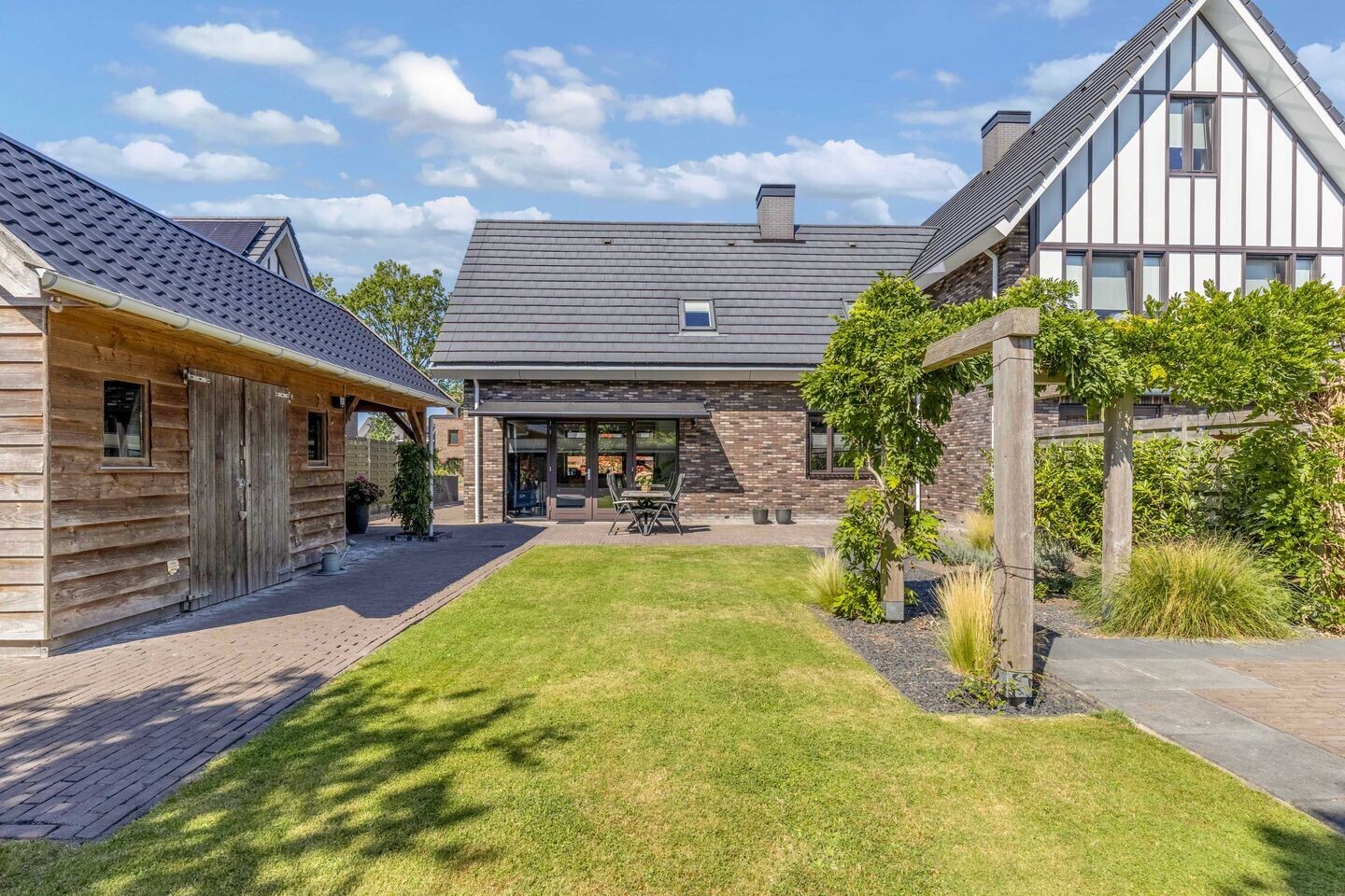 Twee-onder-één-kap te koop: Folgeralaan 2-5, Drachten