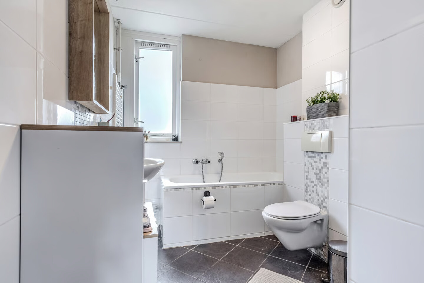 Tussenwoning te koop: De Twee Gebroeders 86, Drachten