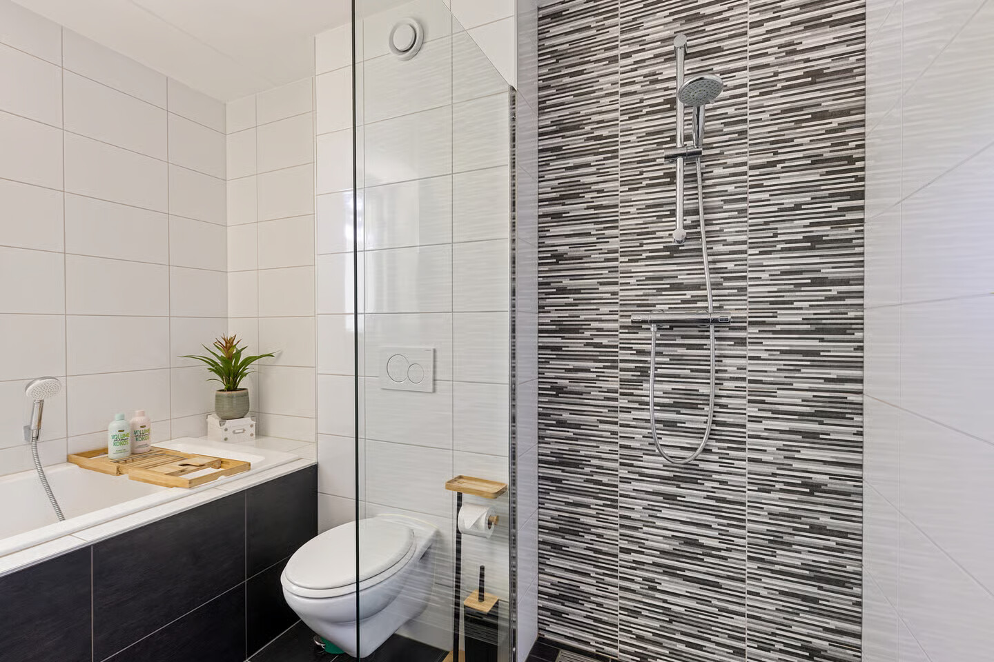 Tussenwoning te koop: De Twee Gebroeders 110, Drachten