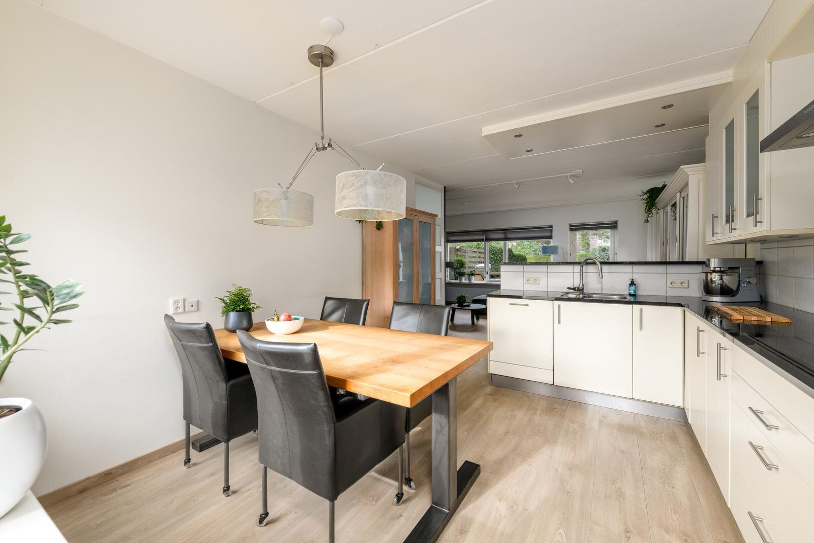 Tussenwoning te koop: De Excelsior 65, Drachten