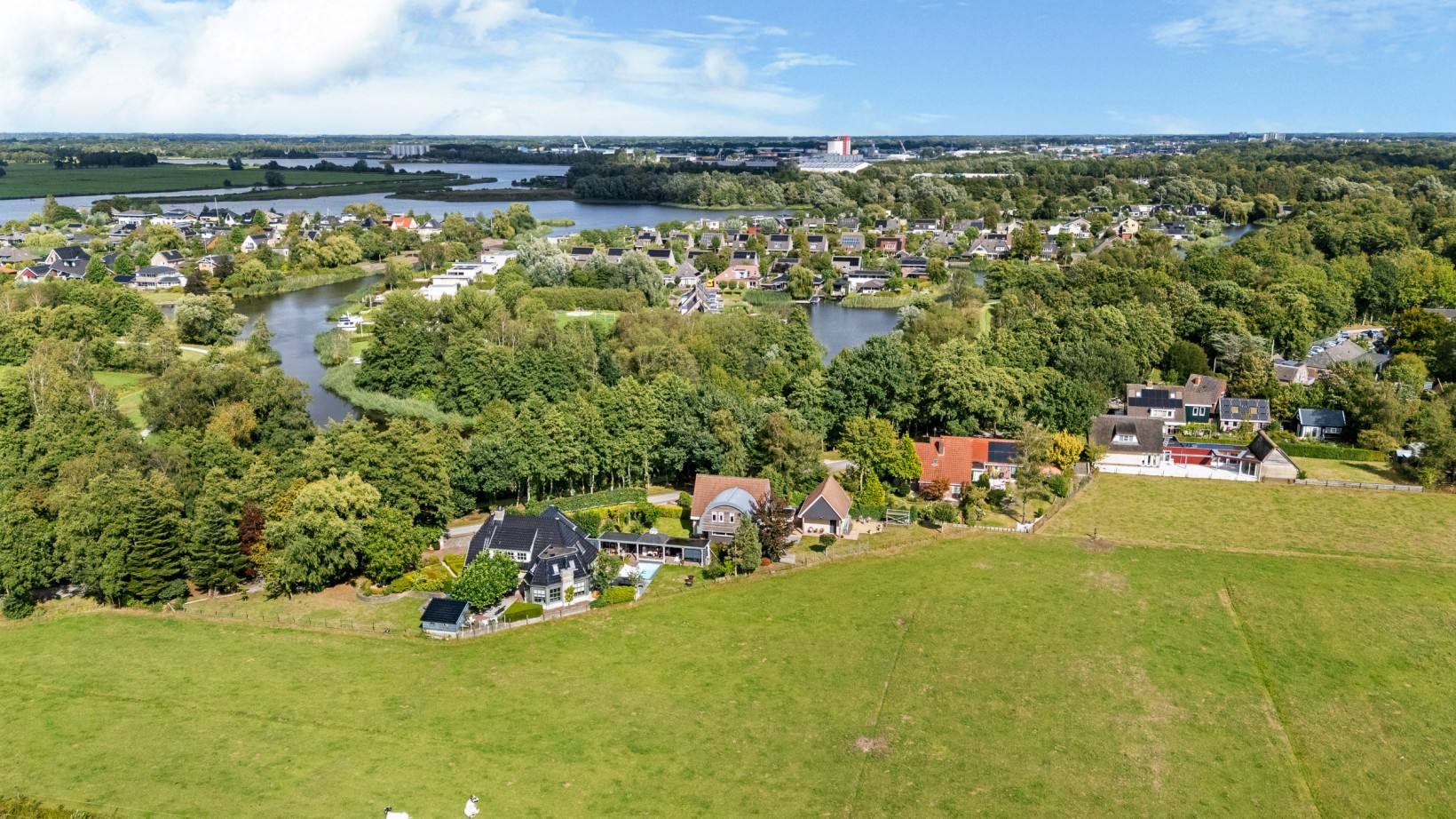 Vrijstaande woning te koop: Hoptunen 15, De Wilgen