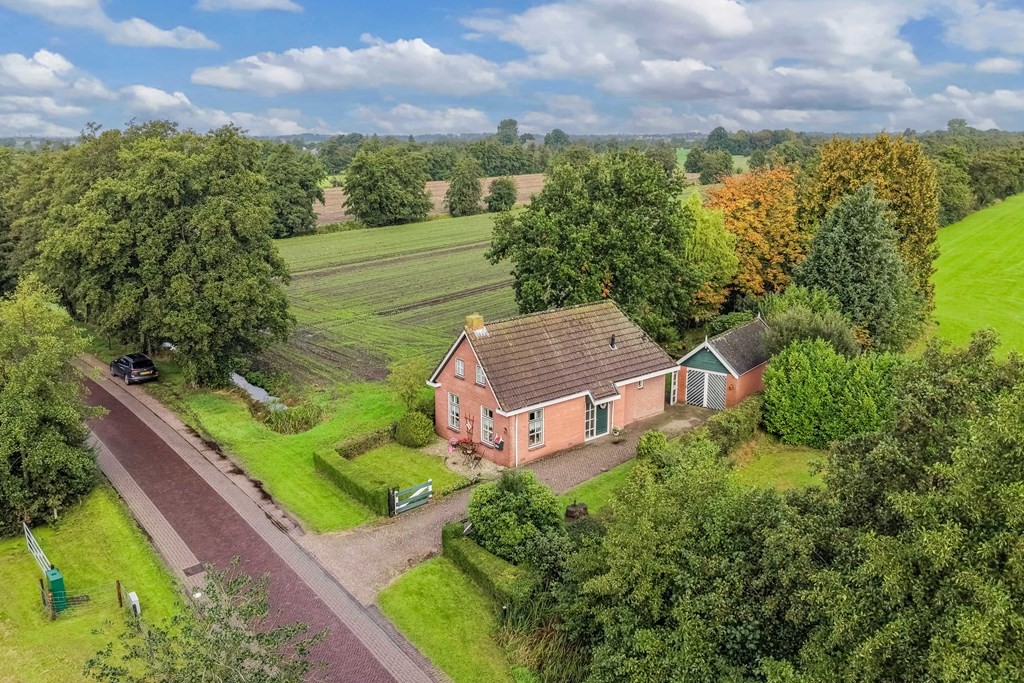 Vrijstaande woning te koop: It West 52, Oudega