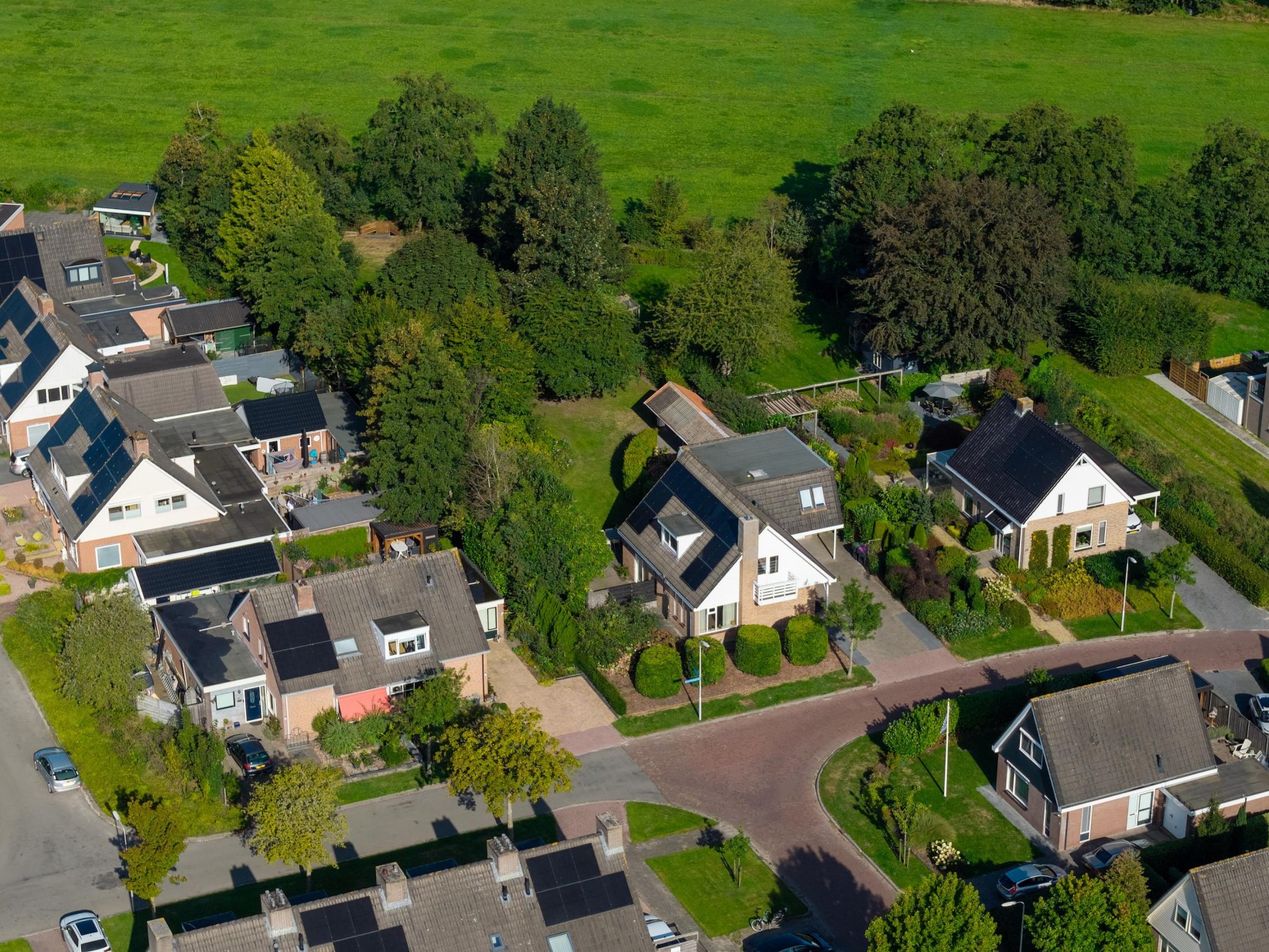 Vrijstaande woning te koop: De Nachtegaal 70, Surhuisterveen