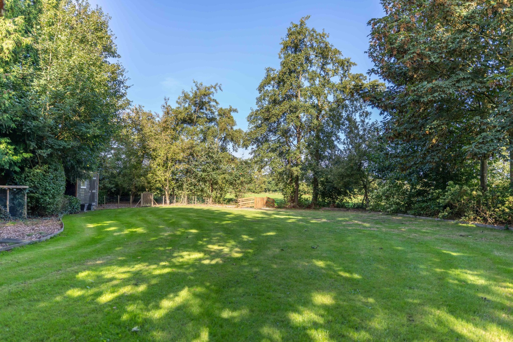 Vrijstaande woning te koop: De Nachtegaal 70, Surhuisterveen