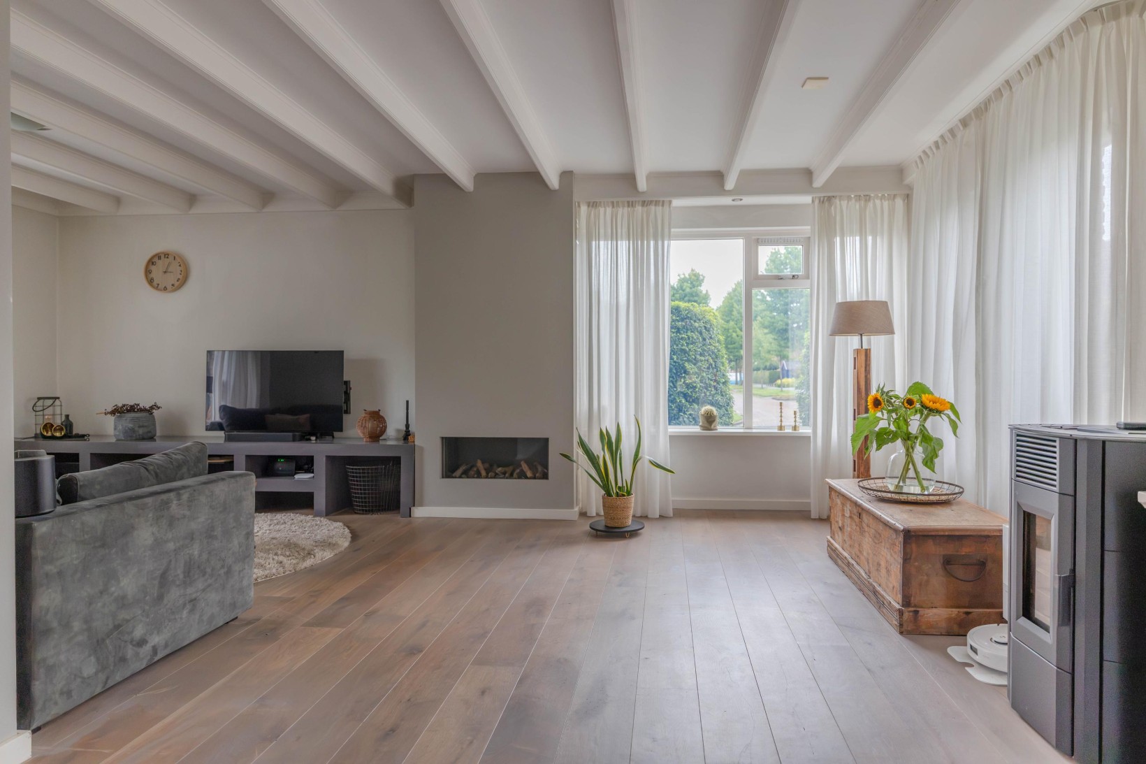 Vrijstaande woning te koop: De Nachtegaal 70, Surhuisterveen