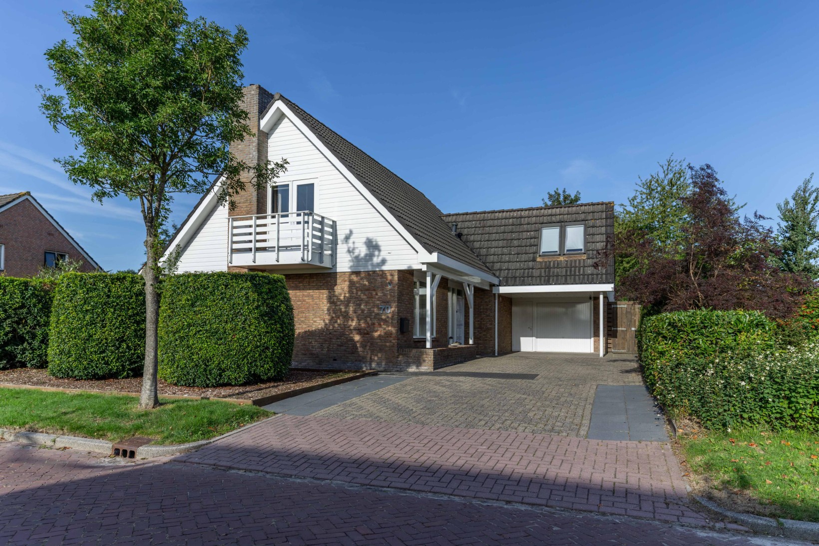 Vrijstaande woning te koop: De Nachtegaal 70, Surhuisterveen