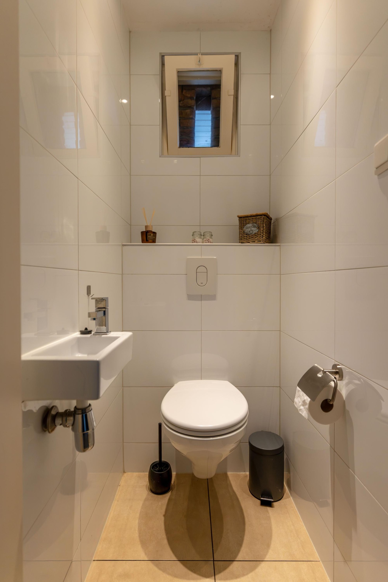 Vrijstaande woning te koop: De Nachtegaal 70, Surhuisterveen