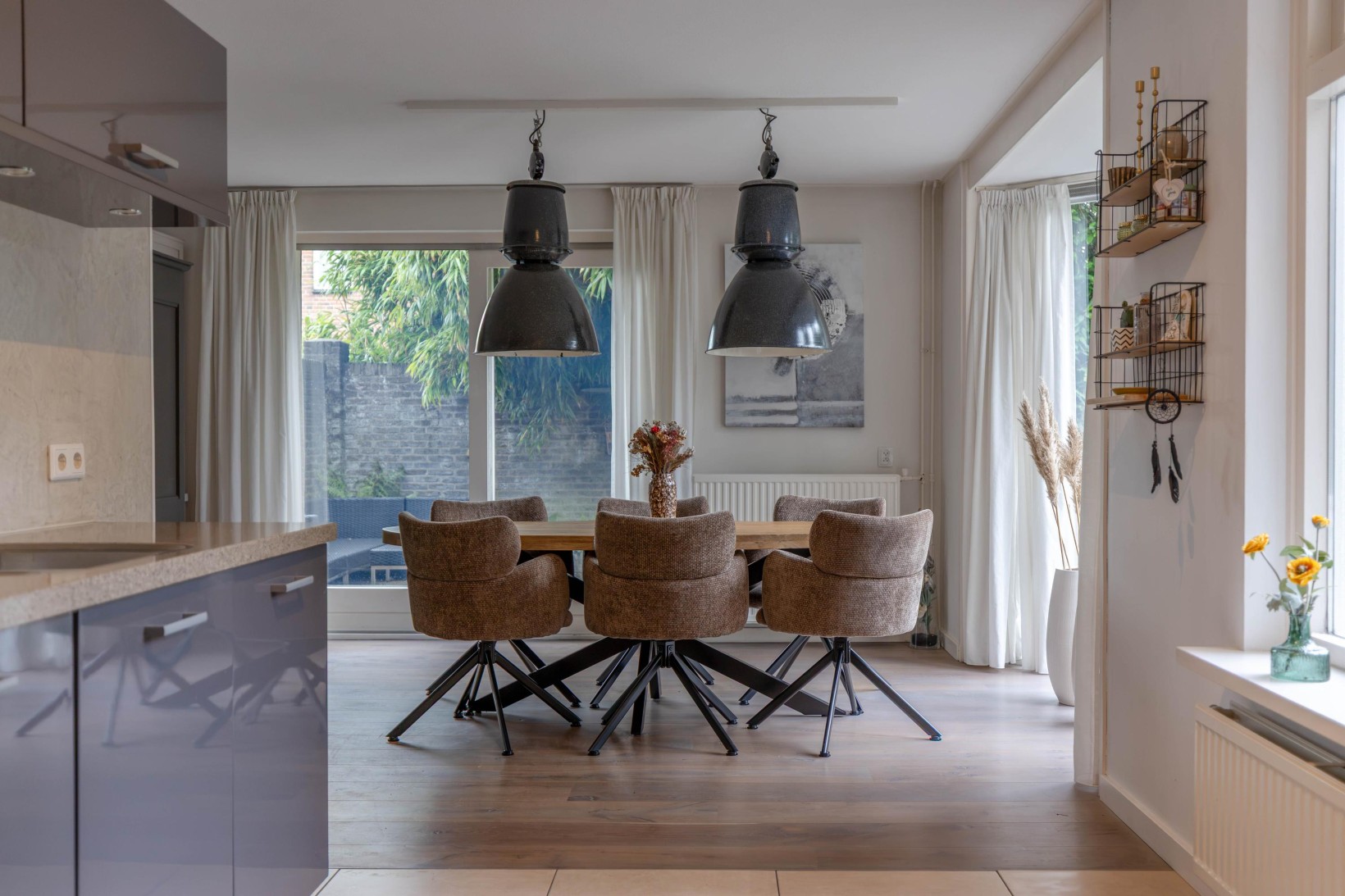 Vrijstaande woning te koop: De Nachtegaal 70, Surhuisterveen
