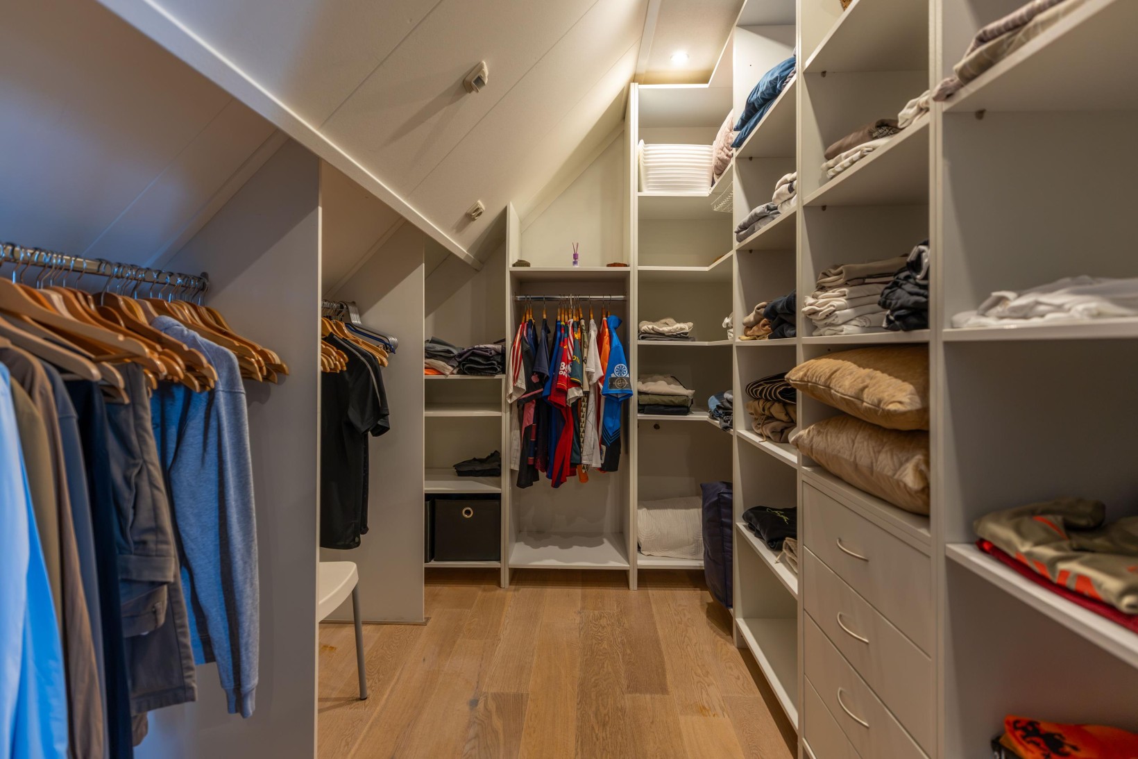Vrijstaande woning te koop: De Nachtegaal 70, Surhuisterveen