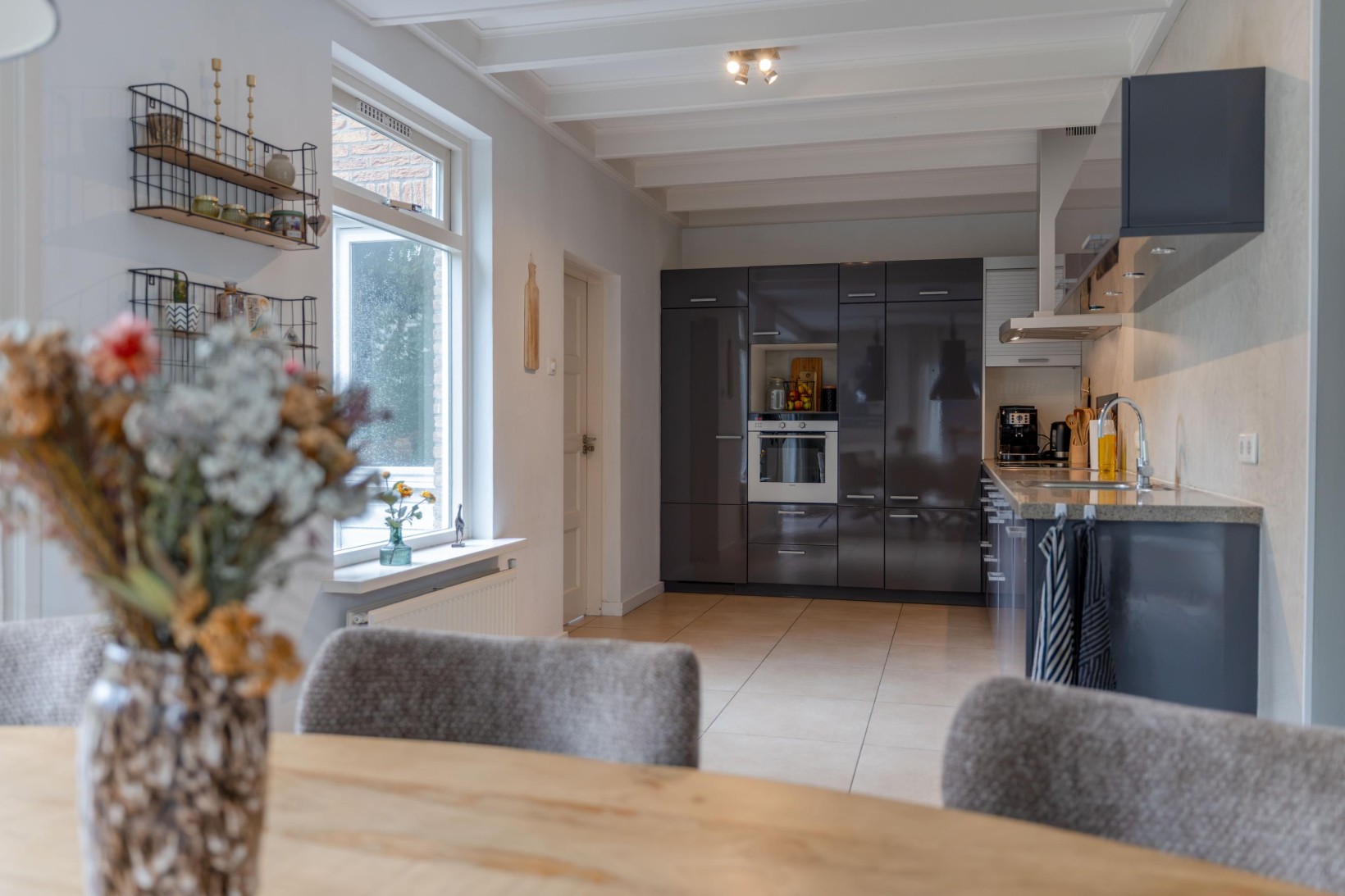 Vrijstaande woning te koop: De Nachtegaal 70, Surhuisterveen