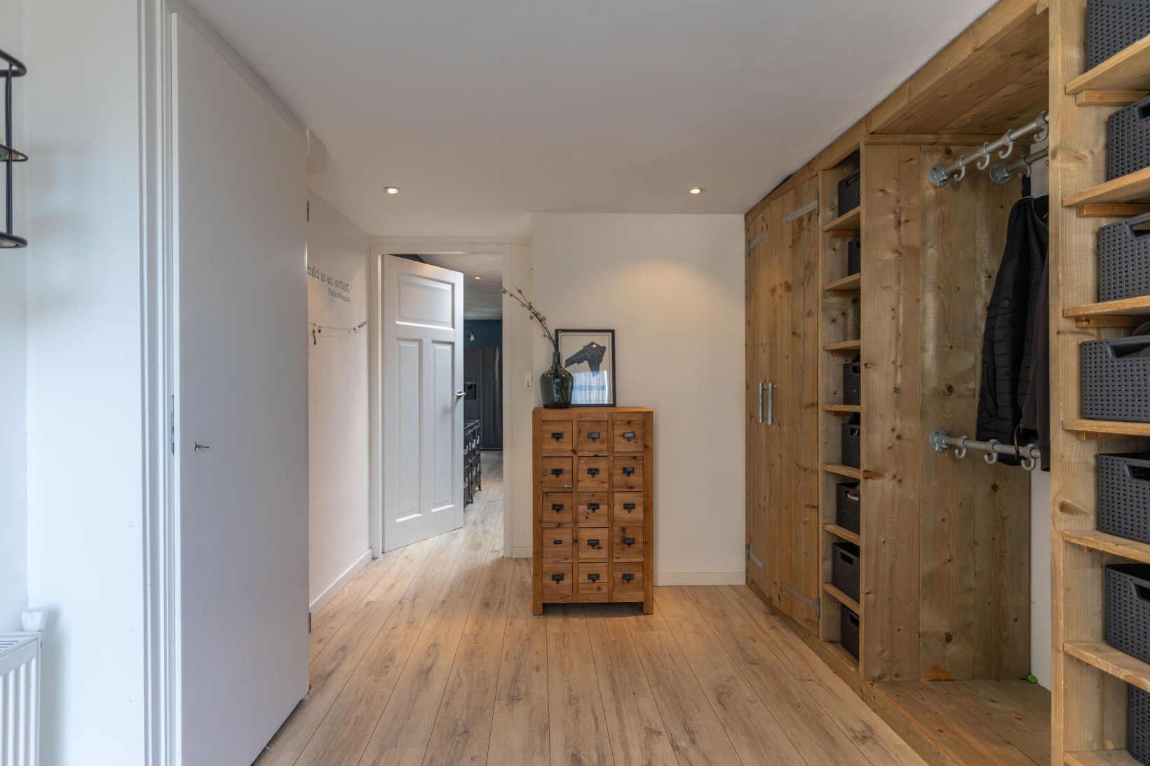 Tussenwoning te koop: De Buizerd 34, Surhuisterveen