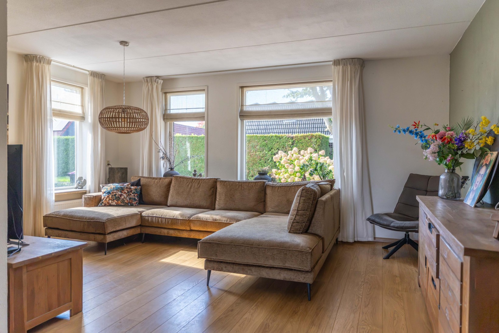 Tussenwoning te koop: De Buizerd 34, Surhuisterveen