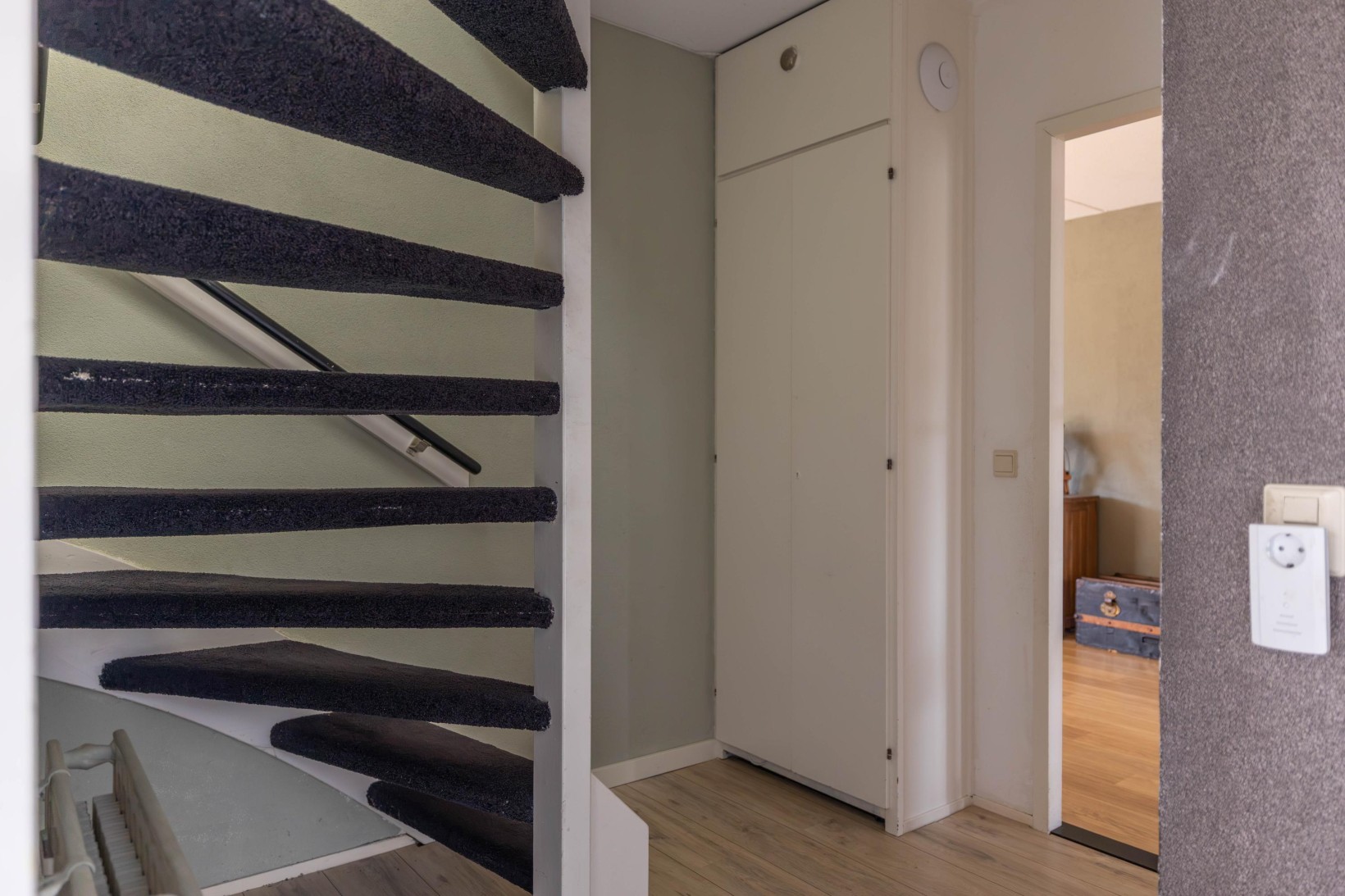 Tussenwoning te koop: De Buizerd 34, Surhuisterveen