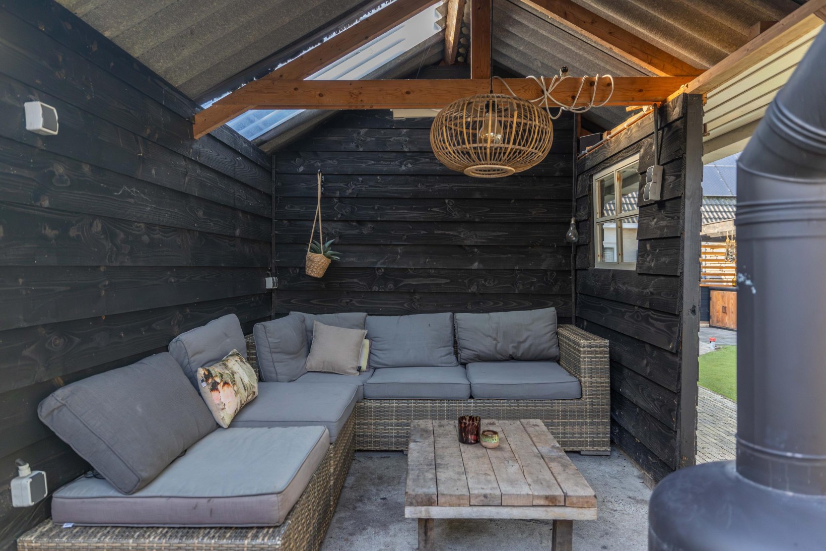 Tussenwoning te koop: De Buizerd 34, Surhuisterveen