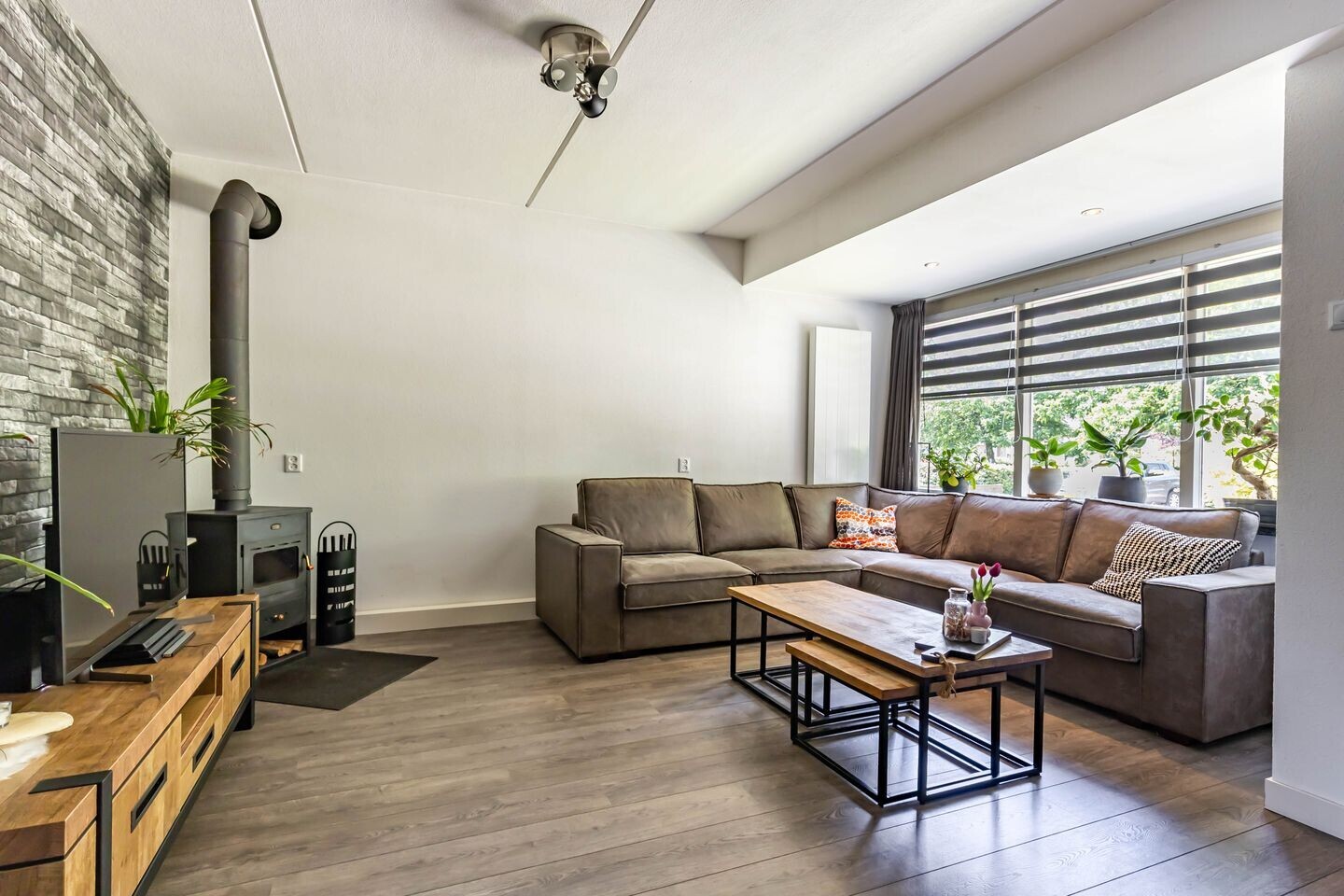 Hoekwoning te koop: José Vigevenoweg 11, Sumar