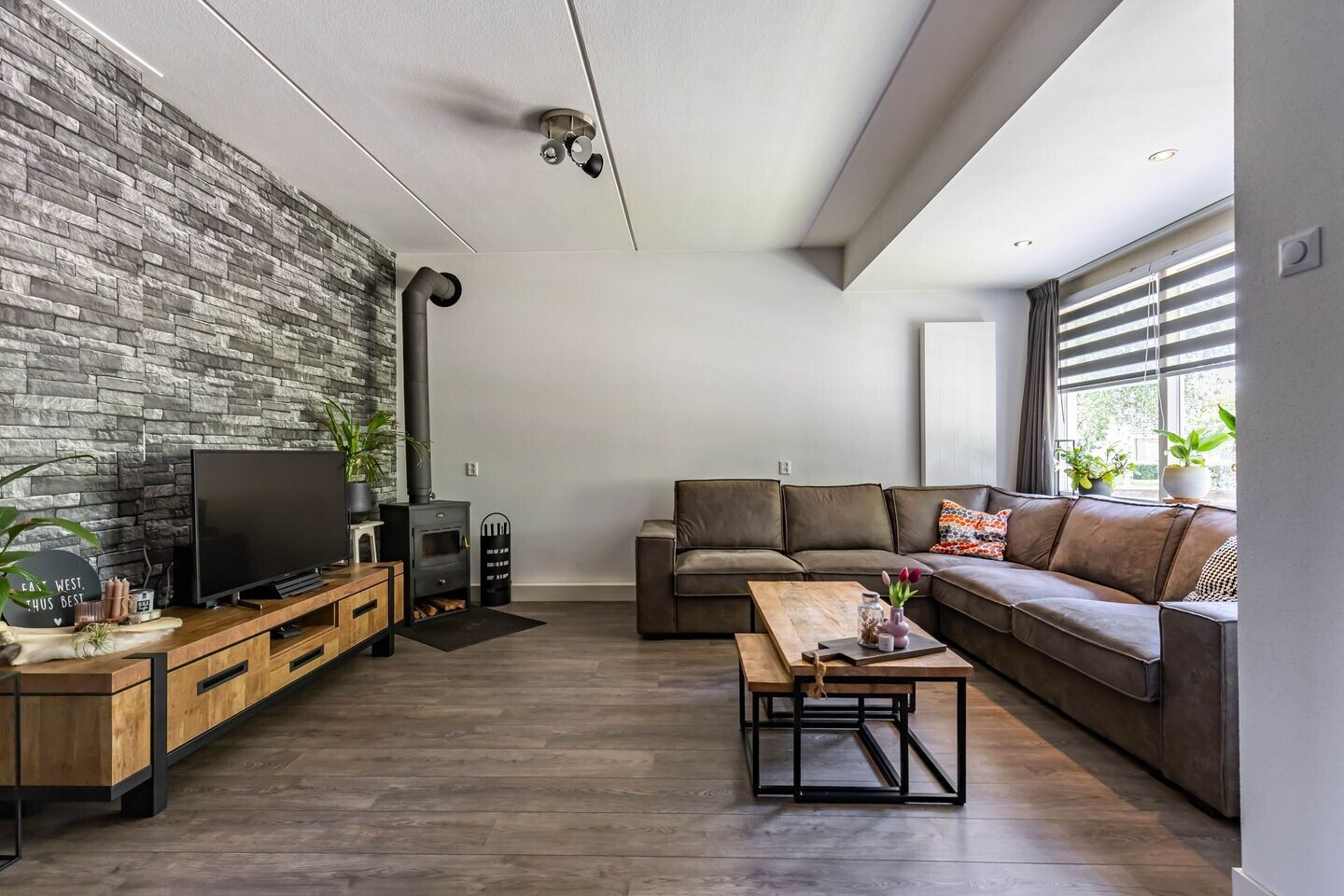 Hoekwoning te koop: José Vigevenoweg 11, Sumar