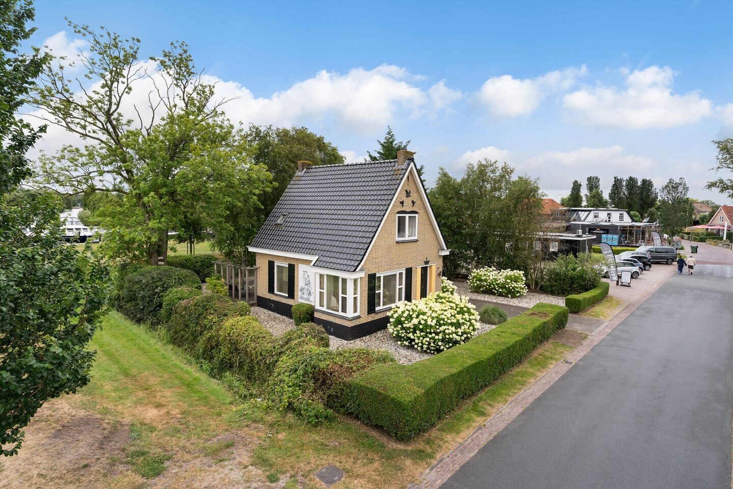 Vrijstaande woning te koop: Wiidswei 1, Earnewâld