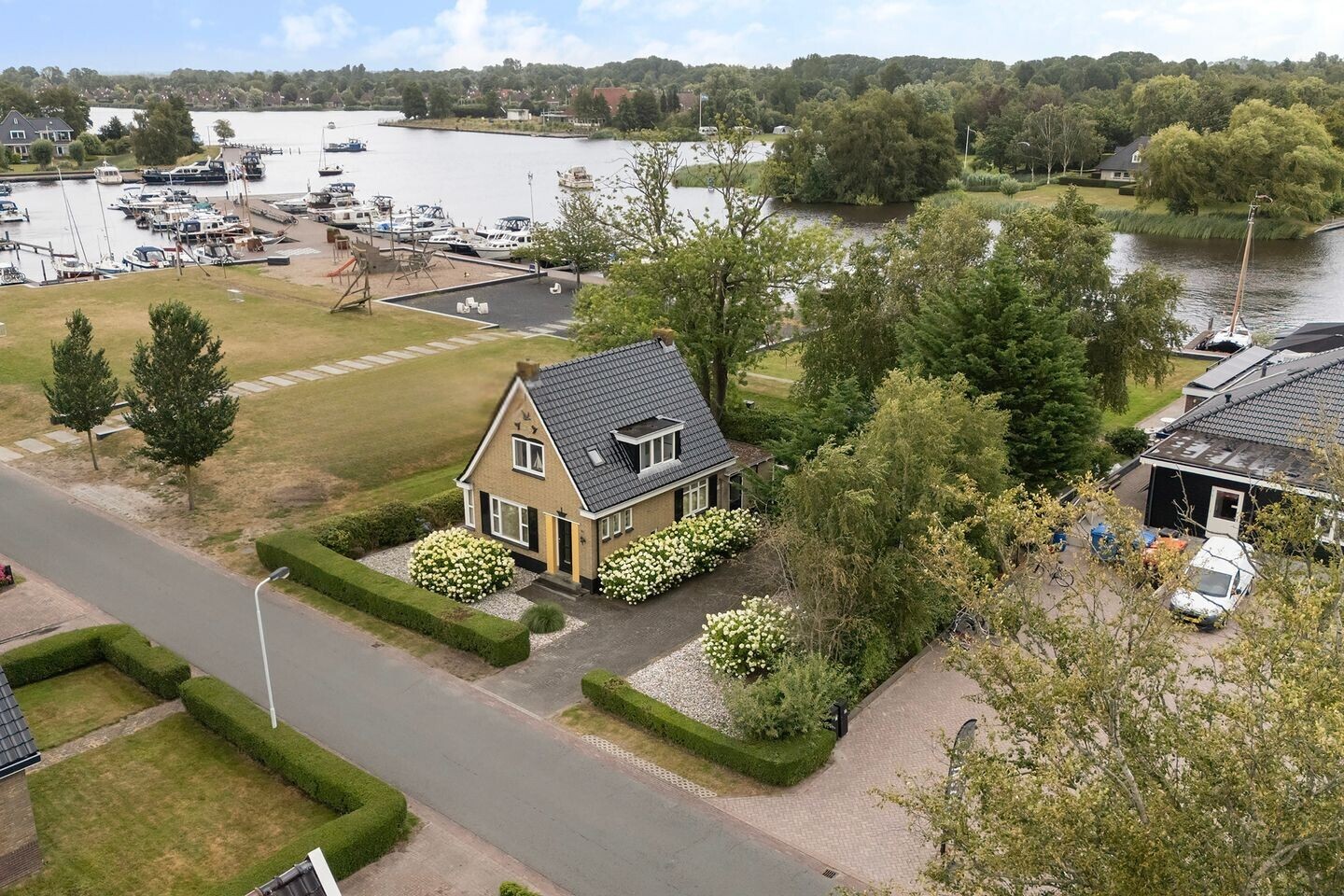 Vrijstaande woning te koop: Wiidswei 1, Earnewâld
