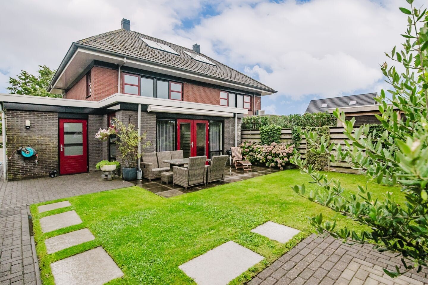Twee-onder-één-kap te koop: De Gentiaan 3, De Westereen