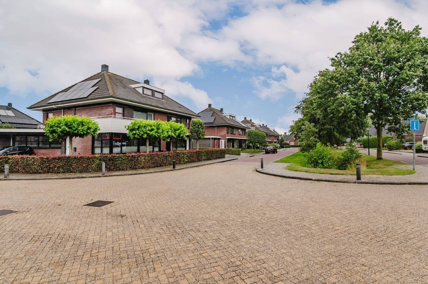 Twee-onder-één-kap te koop: De Gentiaan 3, De Westereen