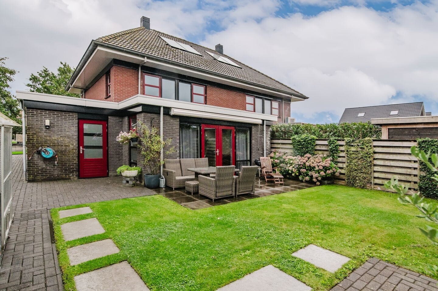 Twee-onder-één-kap te koop: De Gentiaan 3, De Westereen