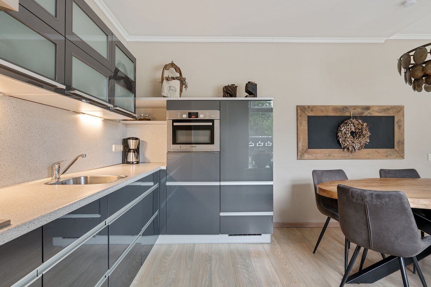 Vrijstaande woning te koop: Fiifhuzen 32, Harkema
