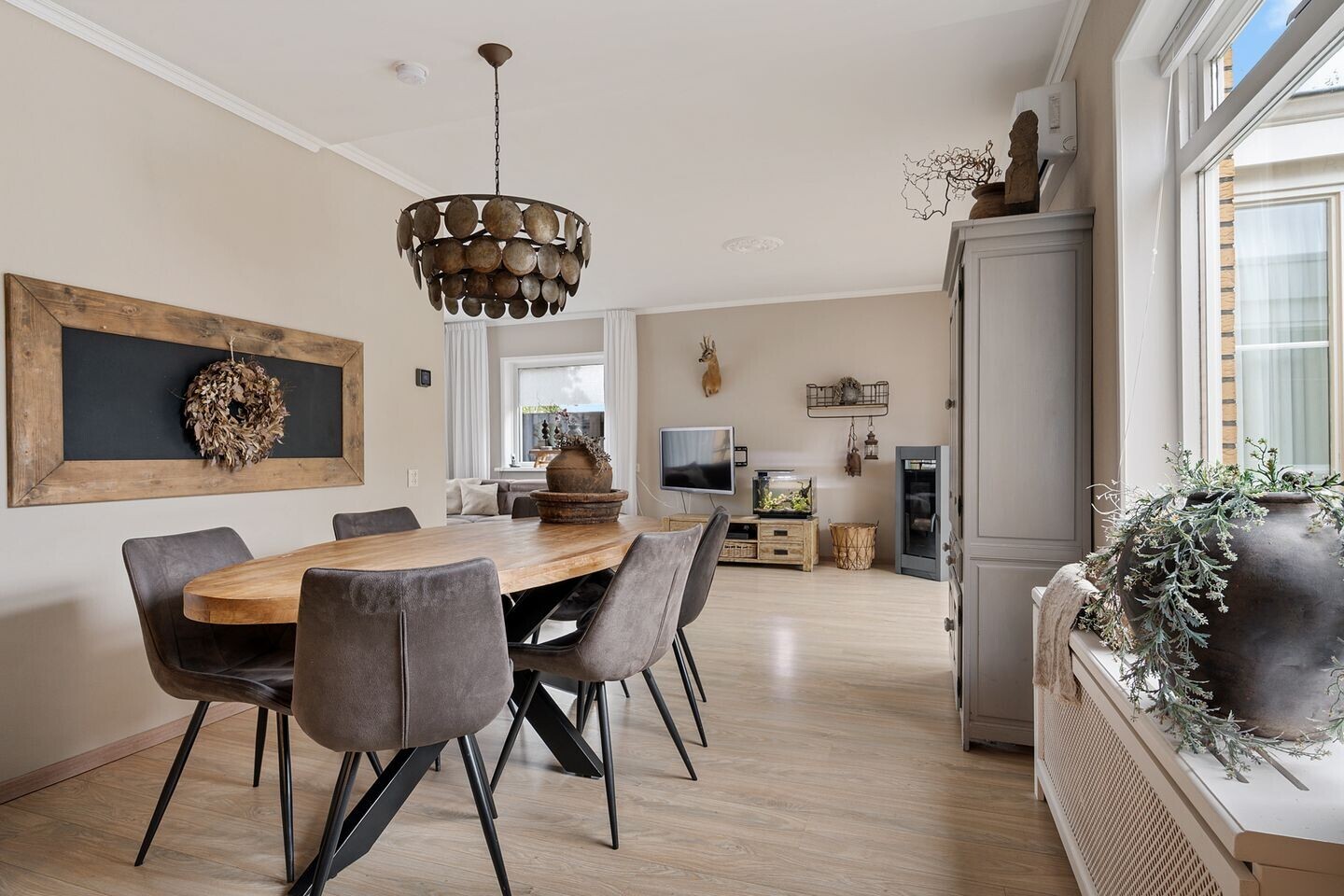 Vrijstaande woning te koop: Fiifhuzen 32, Harkema