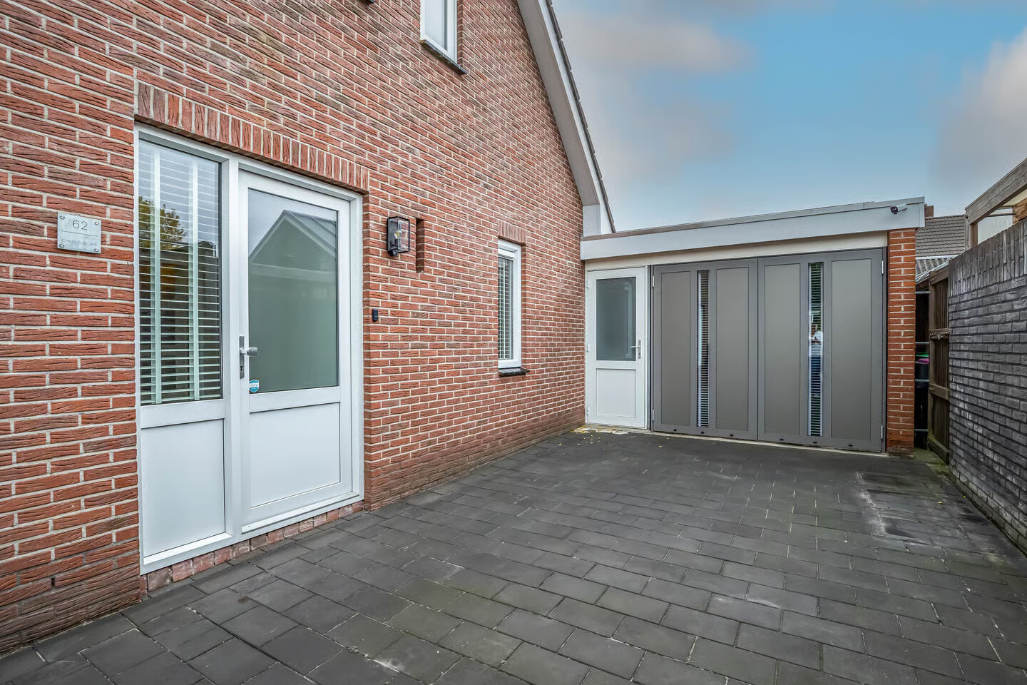 Twee-onder-één-kap te koop: De Elzen 62, Harkema