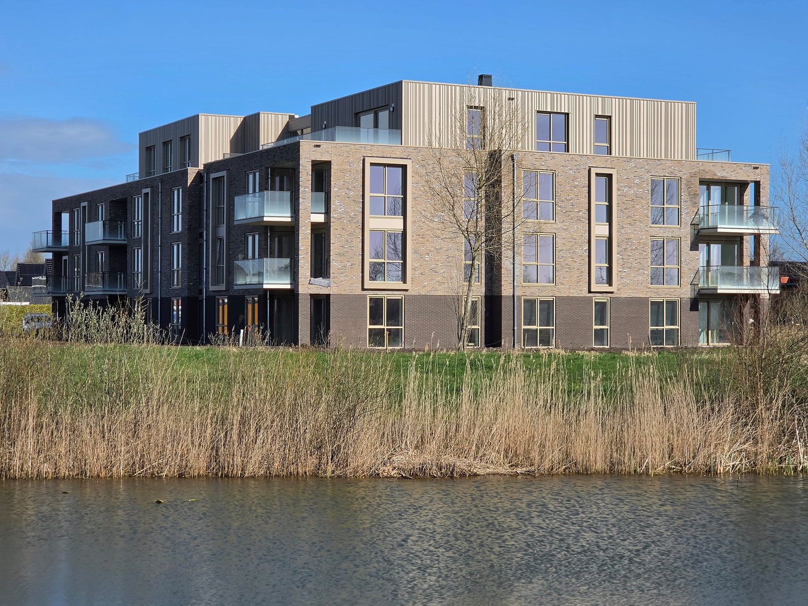 Appartement te koop: Acht oan de Diken 21, Buitenpost
