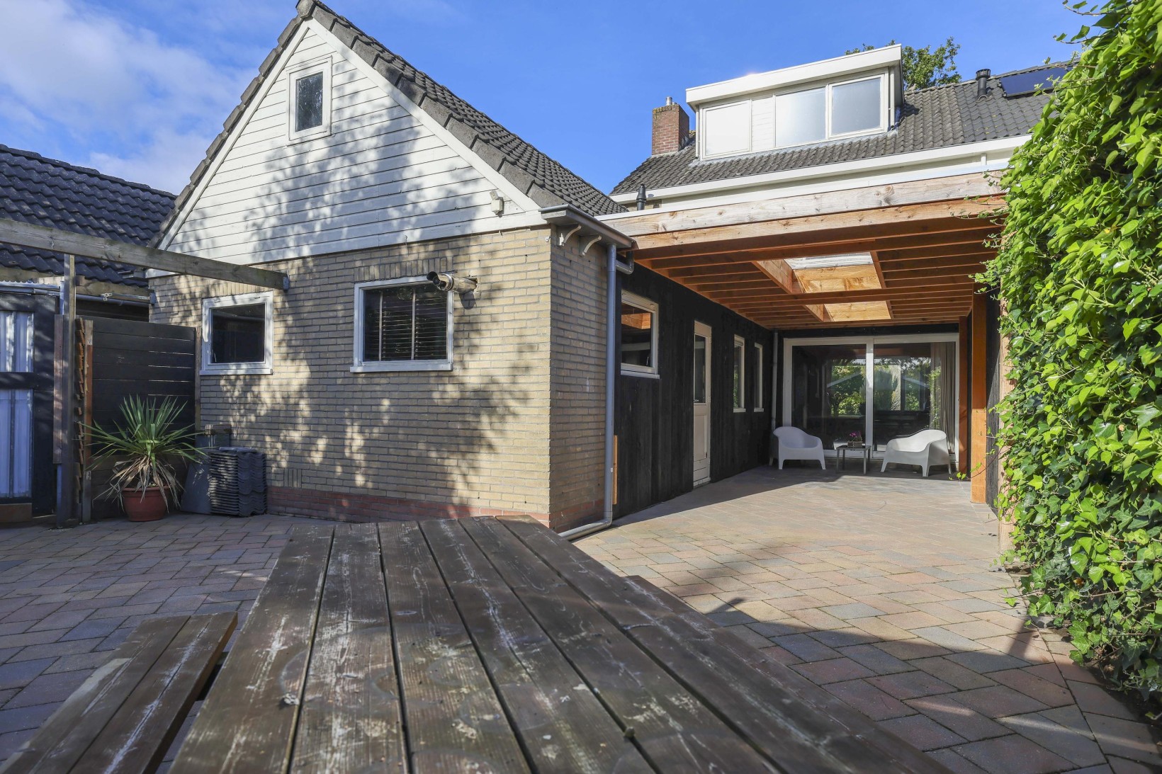 Hoekwoning te koop: Van Stolbergstrjitte 43, Kootstertille