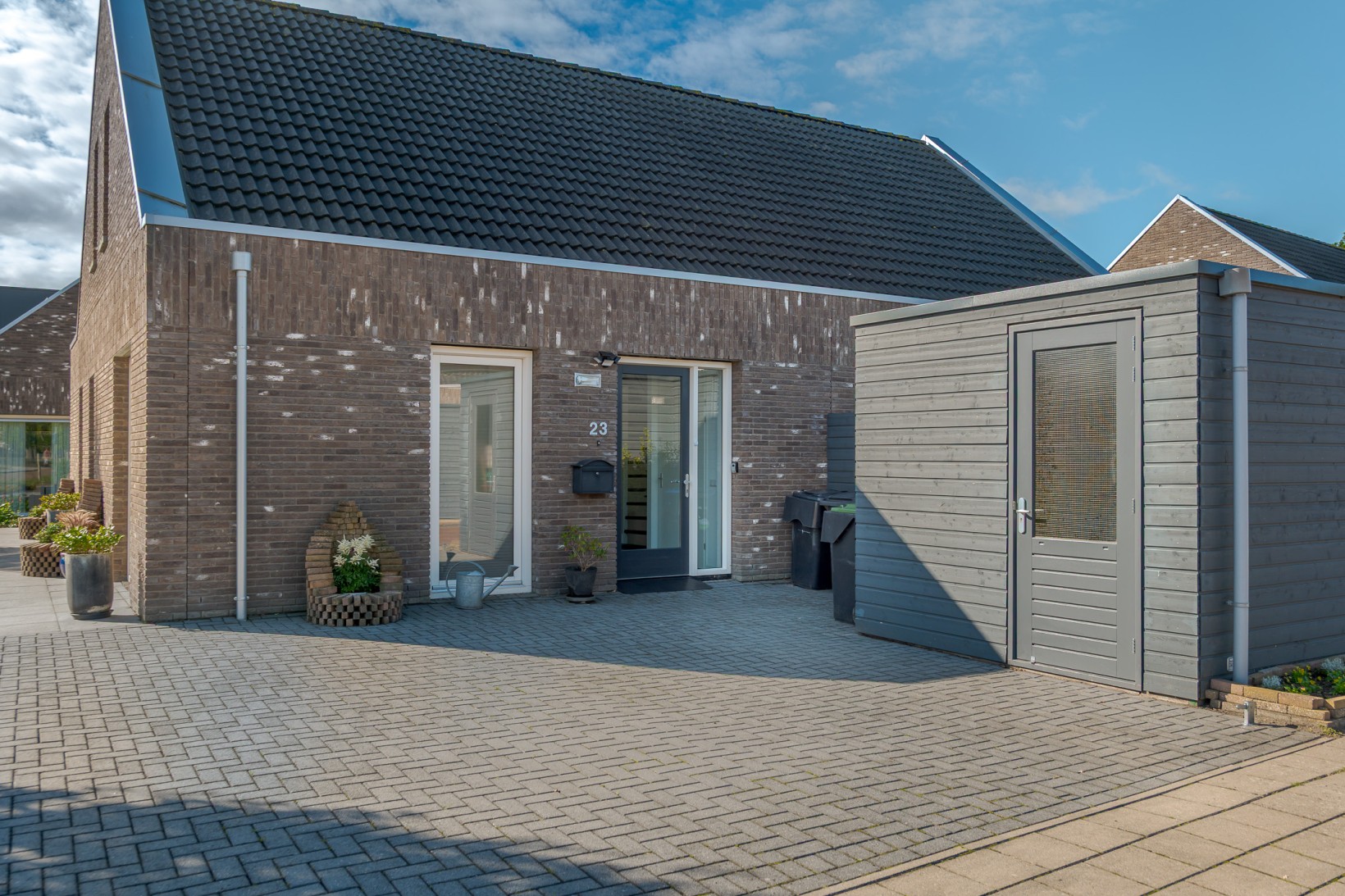Twee-onder-één-kap te koop: H. Scheepstrastraat 23, Roden