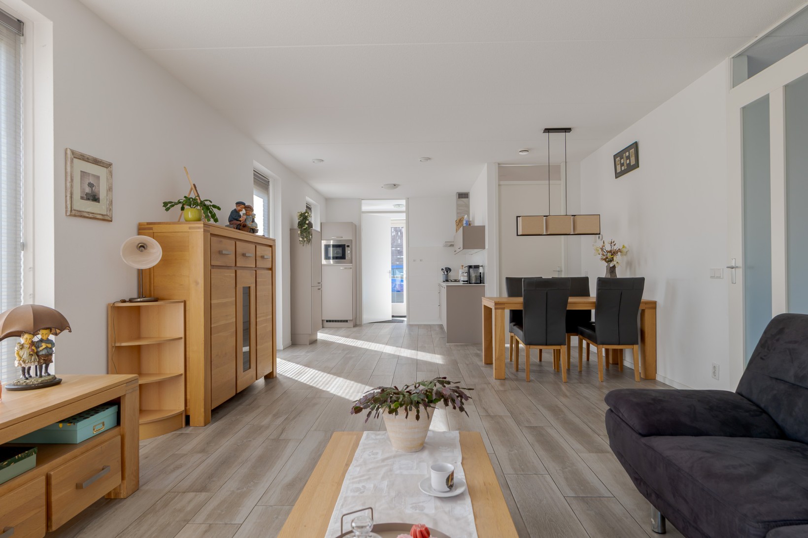 Twee-onder-één-kap te koop: H. Scheepstrastraat 23, Roden