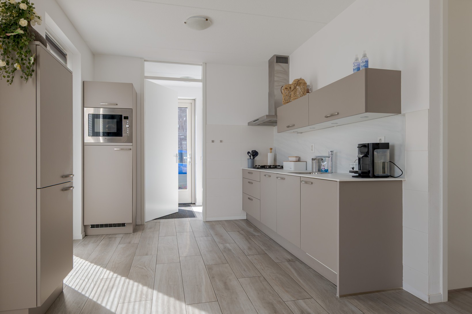 Twee-onder-één-kap te koop: H. Scheepstrastraat 23, Roden