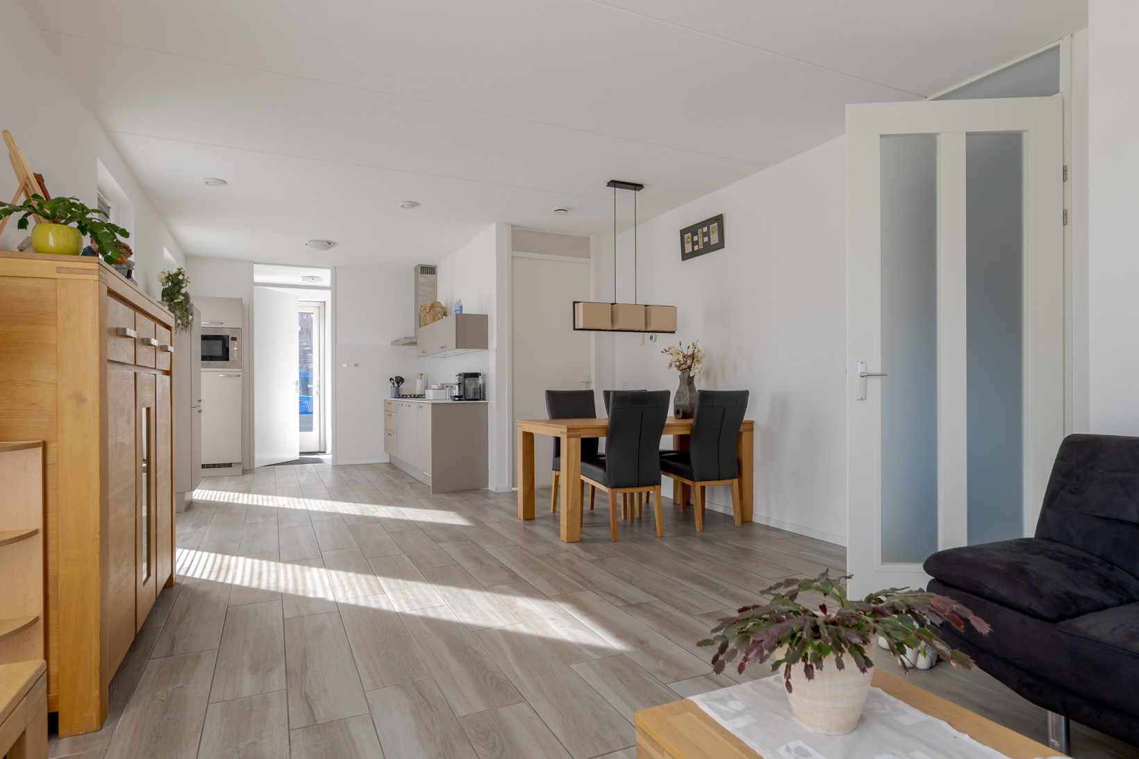 Twee-onder-één-kap te koop: H. Scheepstrastraat 23, Roden