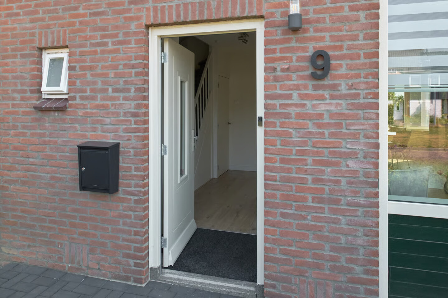 Twee-onder-één-kap te koop: Cederlaan 9, Roden