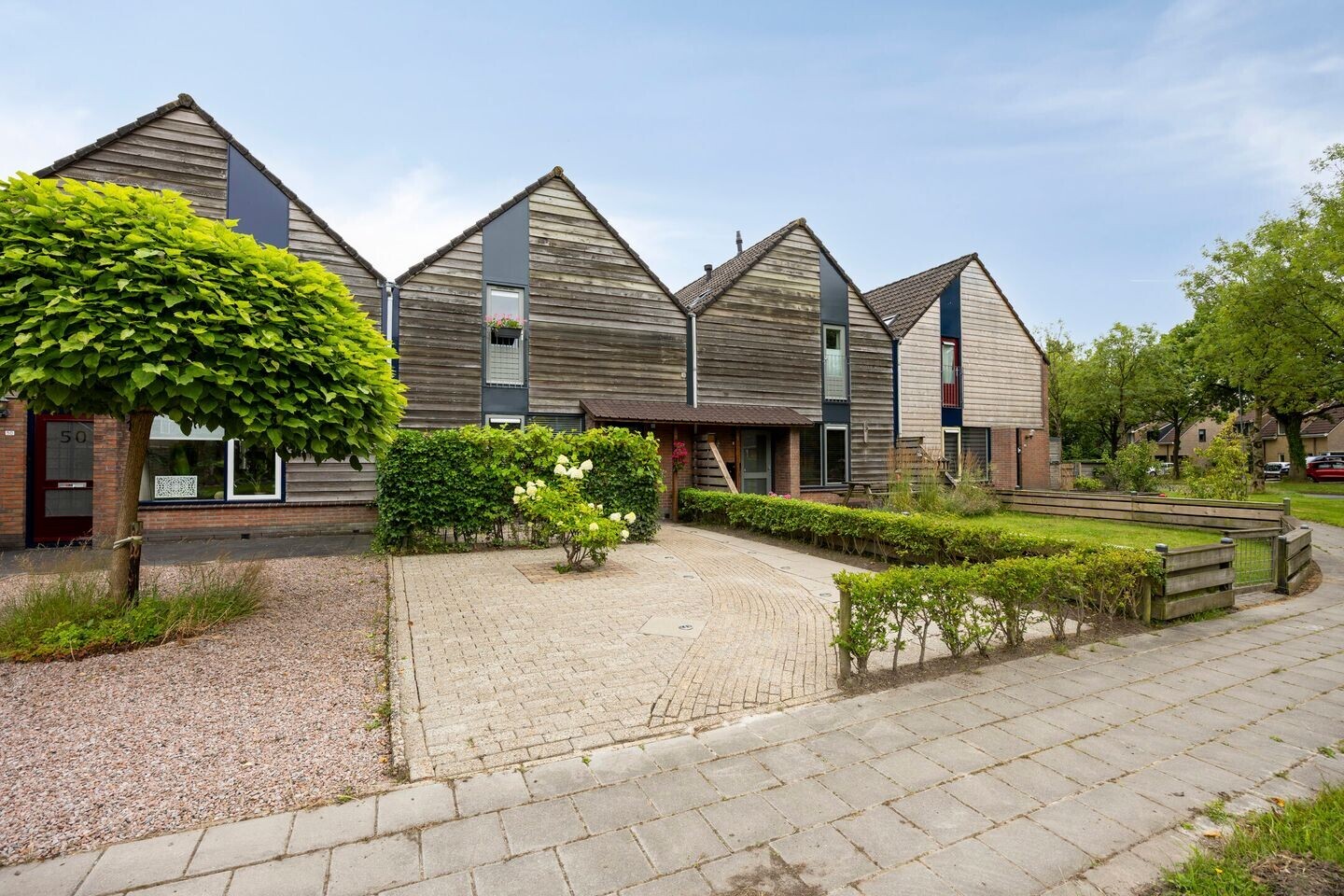 Tussenwoning te koop: Stinsenweg 52, Roden