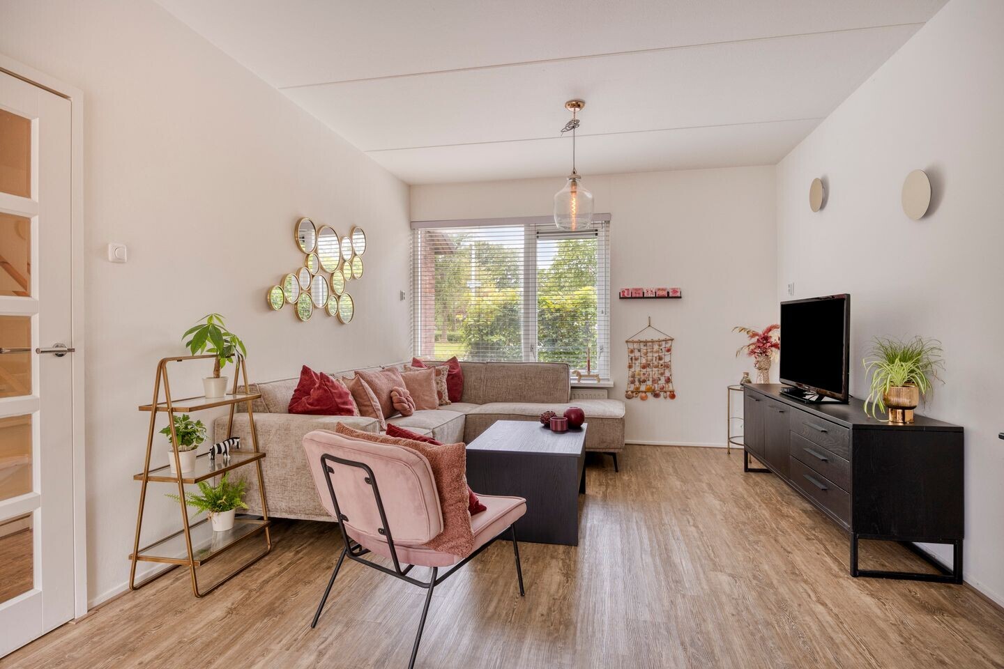 Tussenwoning te koop: Stinsenweg 52, Roden