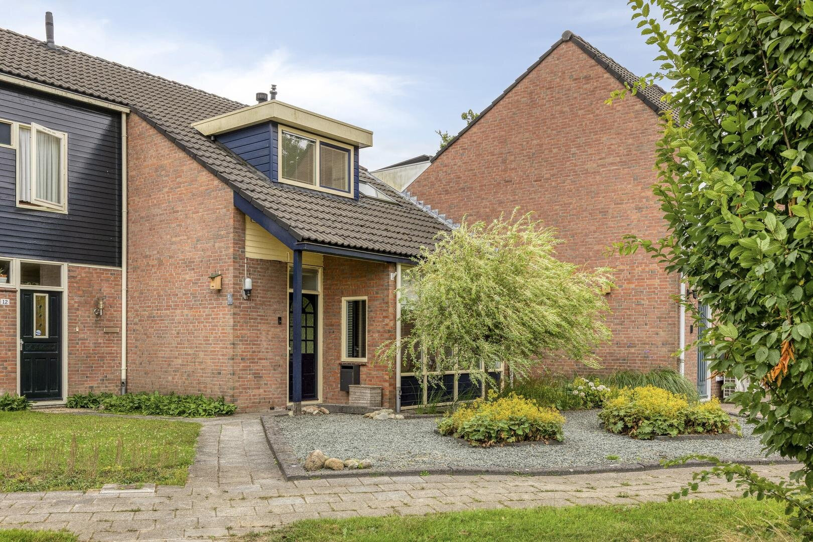 Tussenwoning te koop: den Dam 14, Roden